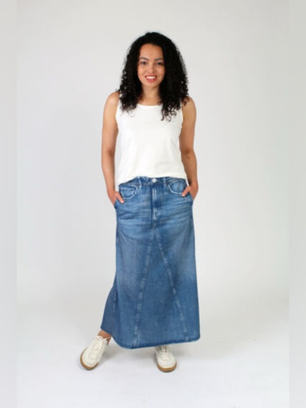 Fresh fx denim look skirt size medium